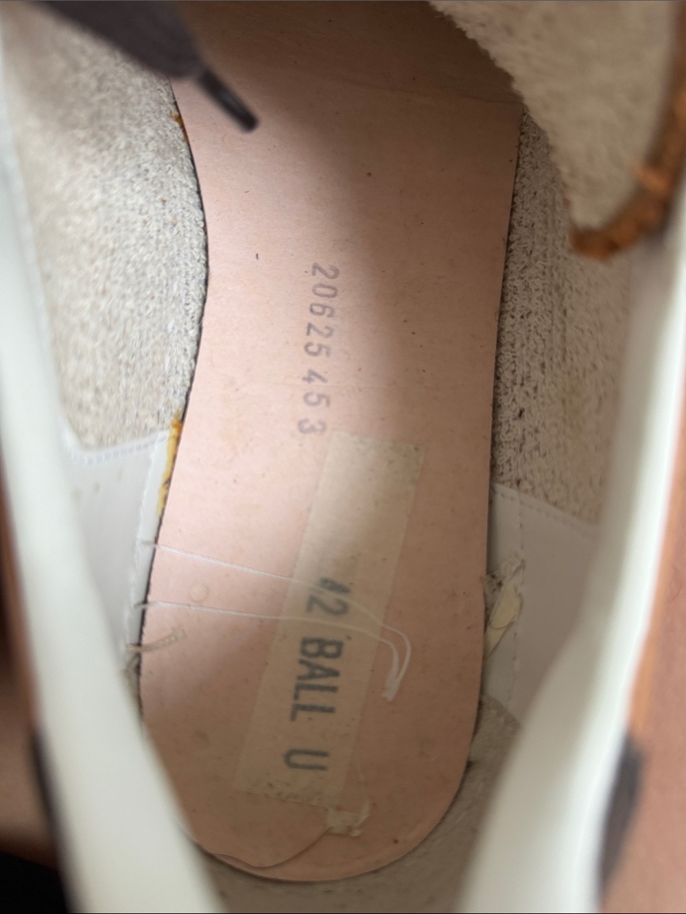 Golden Goose Men's Tan Brown Leather Star Sneakers, size 42 - Picture 2 of 5